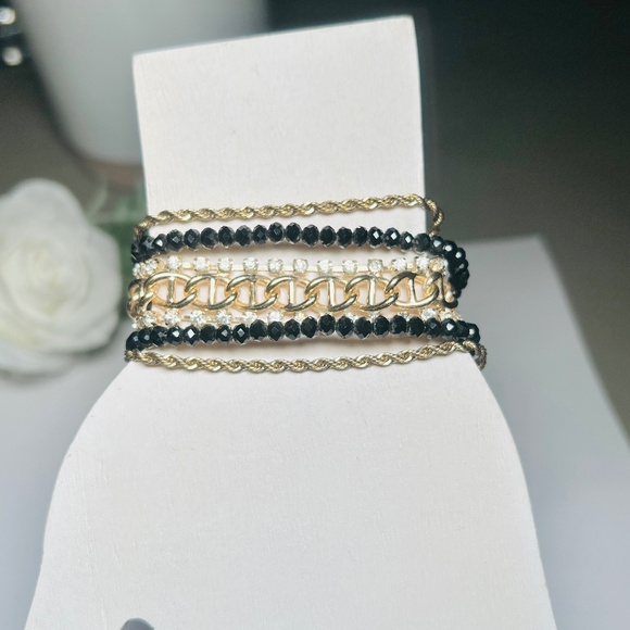 Gorgeous Wide bracelet featuring gold tone chains, rhinestones and beads - Picture 10 of 10